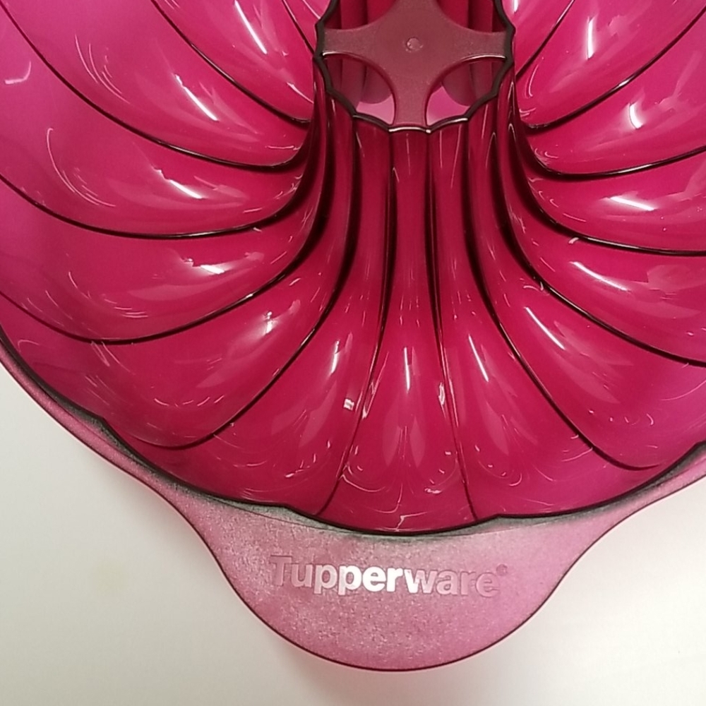 Tupperware bundt cake mold" - Picture 4 of 5